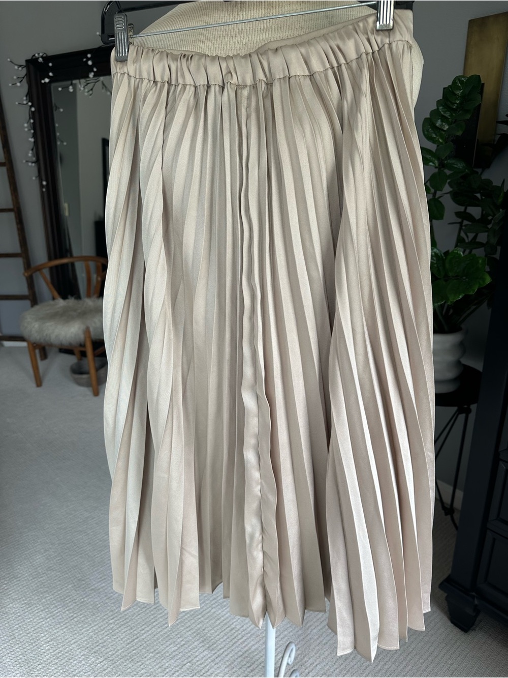 J. Crew Pleated Midi Skirt in Light Beige size medium - Picture 8 of 15